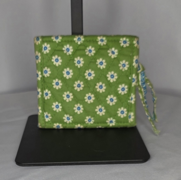 Green Quilted Floral Wallet | Cottagecore Boho Cotton Zip Pouch - Picture 3 of 7
